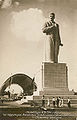 Монумент Сталину на ВСХВ.jpg