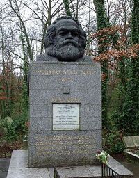 Надгробие Карла Маркса.jpeg