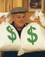 Хороший бизнесмен заканчивает трудовой день с мешком ваших денег в руках